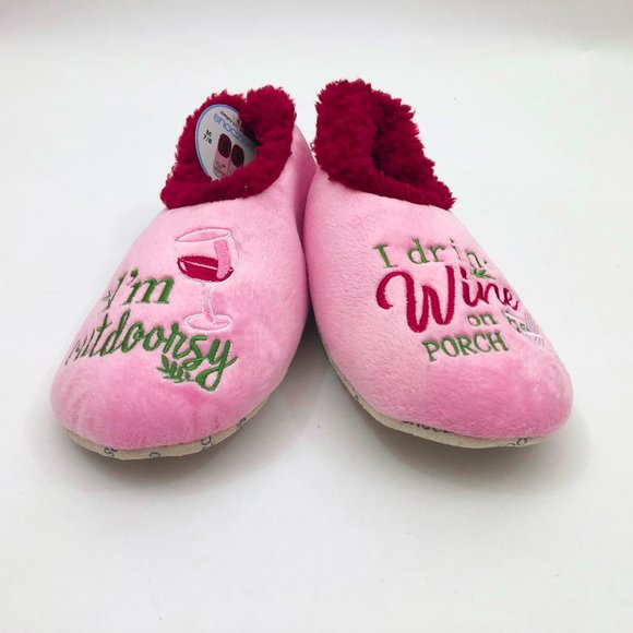 Snoozies Women's I'm Outdoorsy I Drink on Porch Slippers Non-Skid Medium 7/8 - Picture 2 of 6